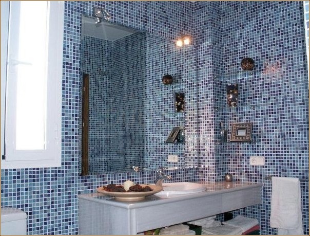 Как обустроить ванну мозаикой