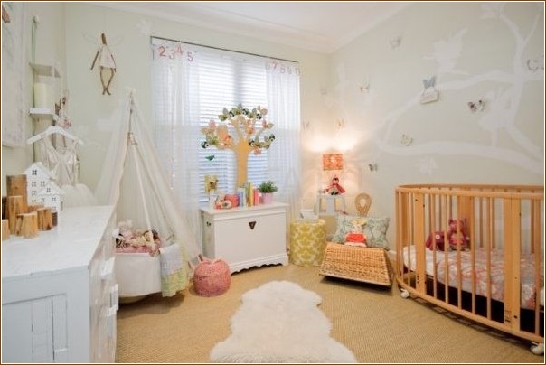 Как украсить комнату для новорожденного: сочетаем практичность и удобство