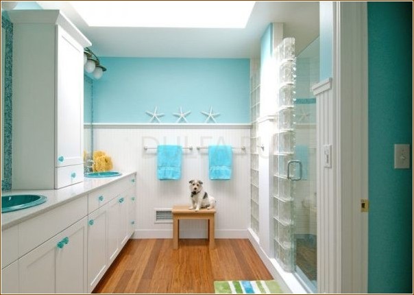 Синий и бирюзовый цвета — топовые оттенки для ванной комнаты