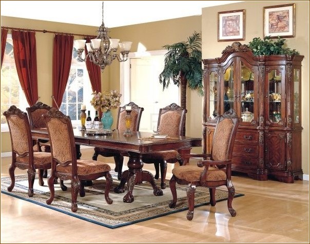 Successful examples of antique furniture in the interior