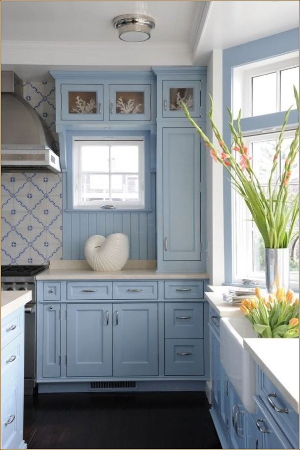 Голубая кухня в стиле прованс: особенности выбора мебели и дизайна интерьера