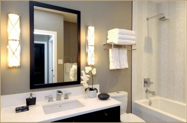 На что обратить внимание при выборе зеркала для ванной