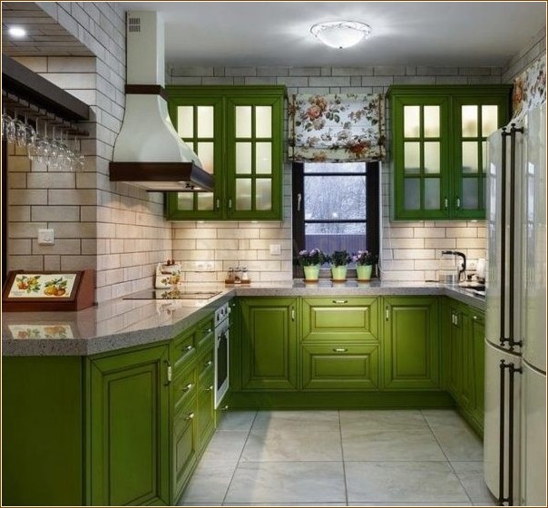 Зеленый цвет в дизайне кухни
