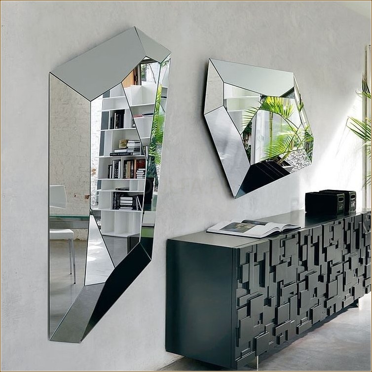 Mirrors in the interior of the apartment