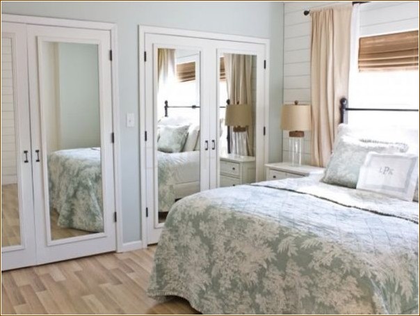 Зеркала в спальне: преимущества, правила расположения