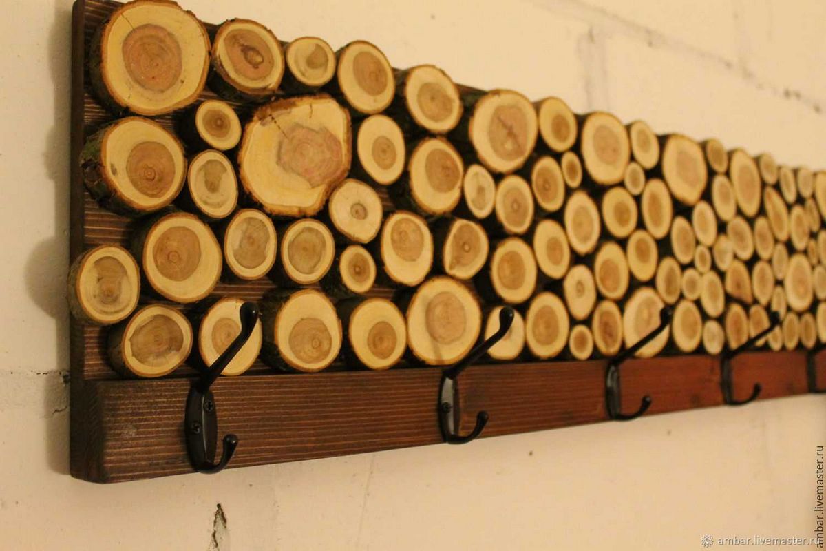 Уникальный декор из срезов дерева: столешницы, часы, вешалки в прихожей
